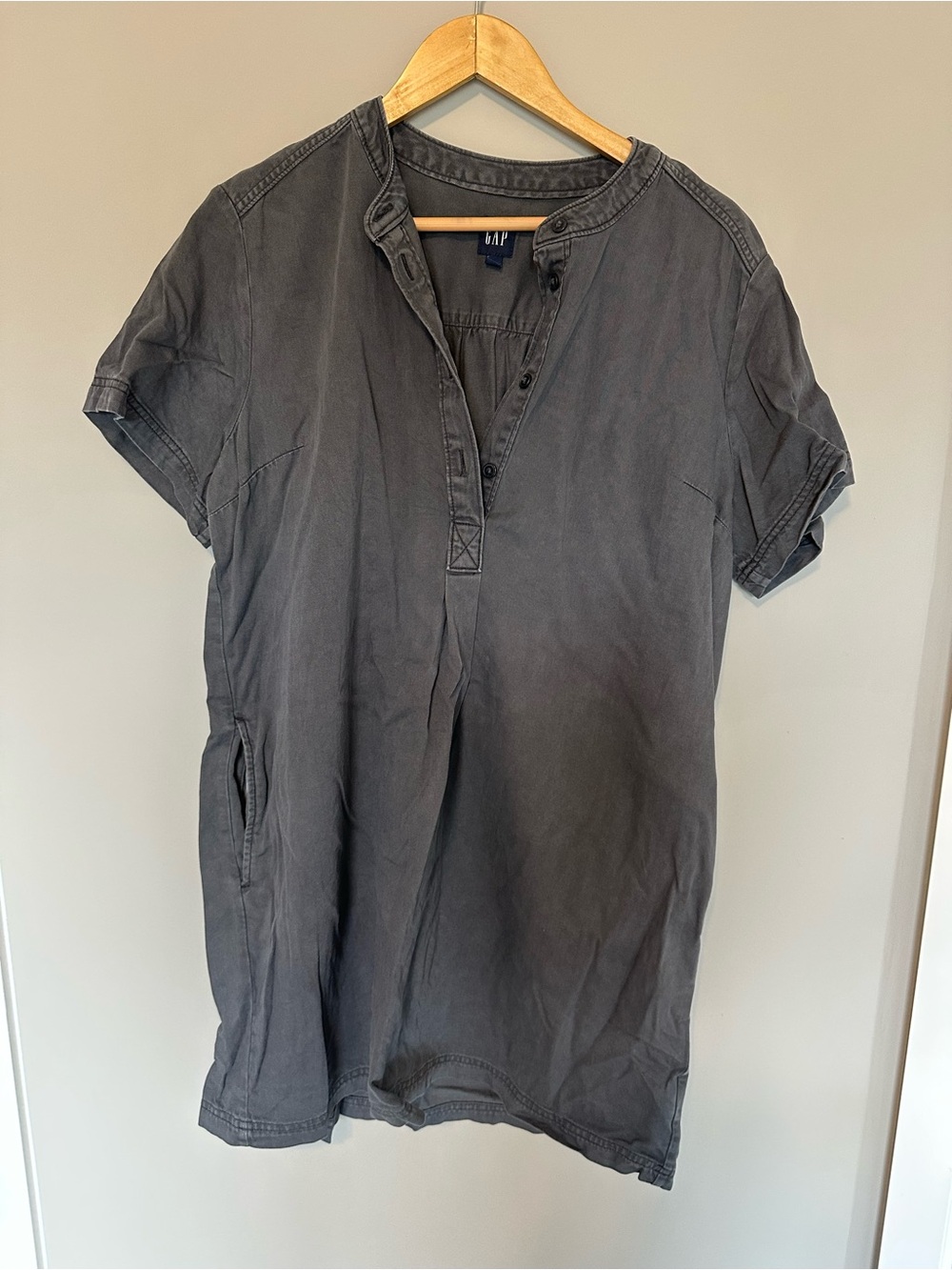 GAP Women's Midi Dress in Charcoal Gray